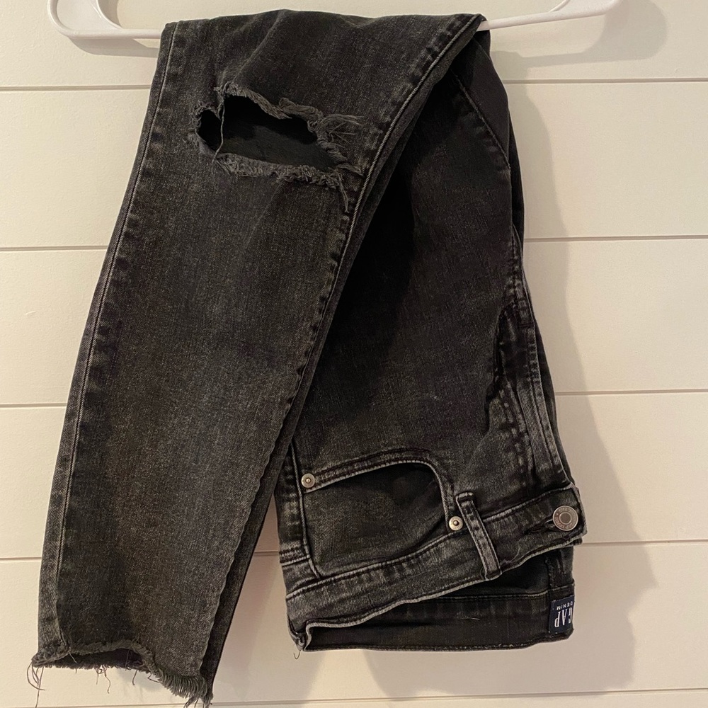 Gap True Skinny black destroyed jeans